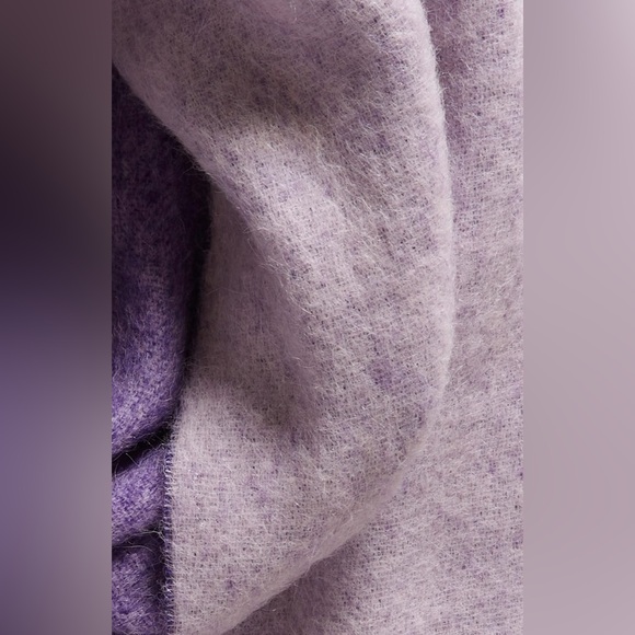 BNWT Burberry Equestrian Knight Wool Scarf Lilac Purple Wrap Around Scarf - Picture 4 of 4